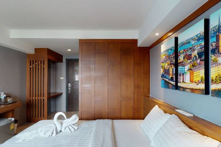 Room 68 of 181