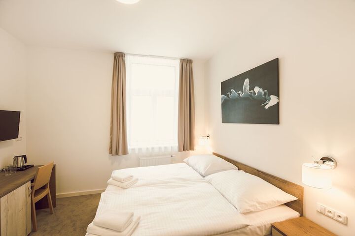 Room 4 of 26
