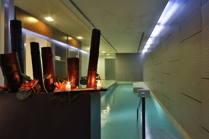 Pool Hotel
