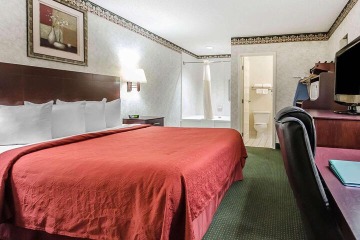 1 King Bed (1 of 6)