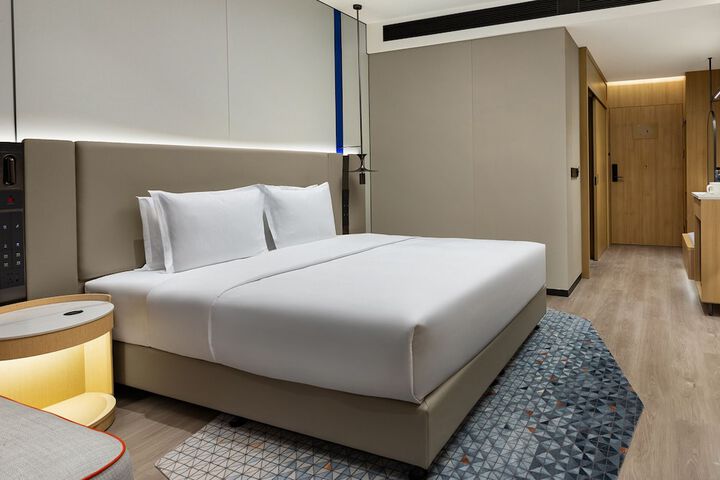 Room 15 of 37
