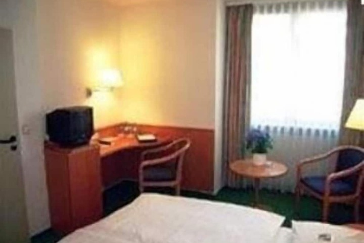 Room 14 of 39