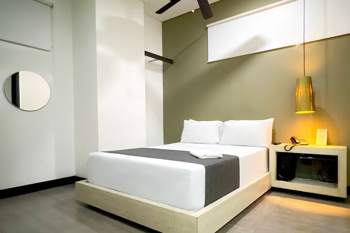 Room 12 of 68
