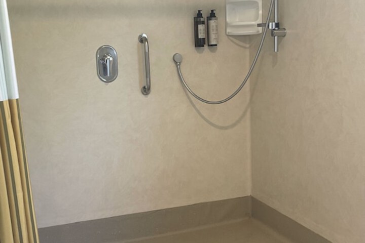 Room 73 of 81