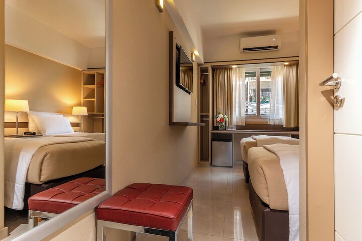 Room 29 of 40