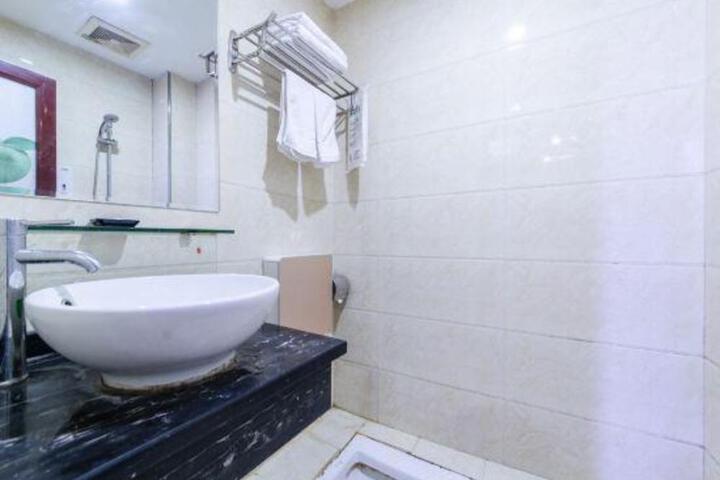 Mayang Shuangfeng Holiday Hotel