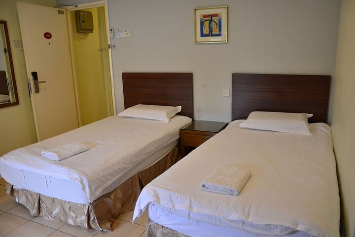Room 6 of 56