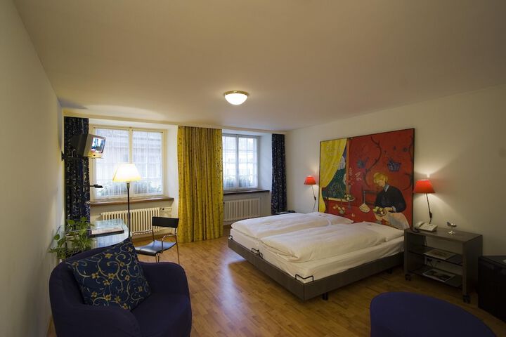 Room 6 of 46