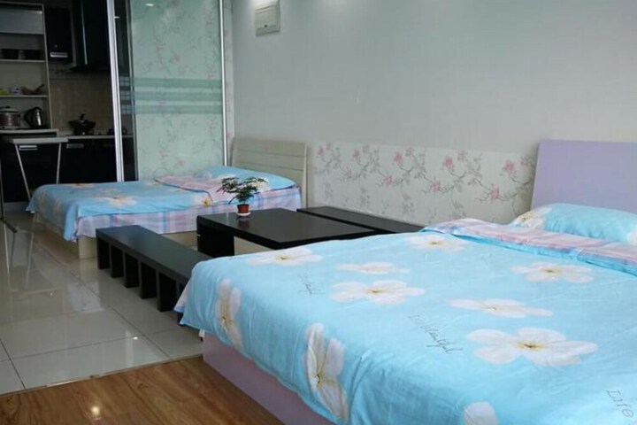 Room 6 of 15