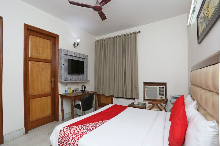 Room 14 of 26