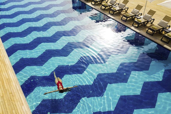 Pool 93 of 165