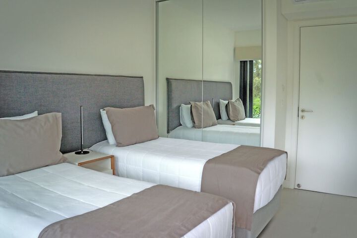 Room 30 of 141