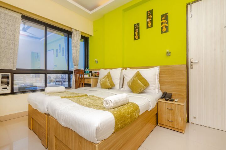 Room 26 of 102