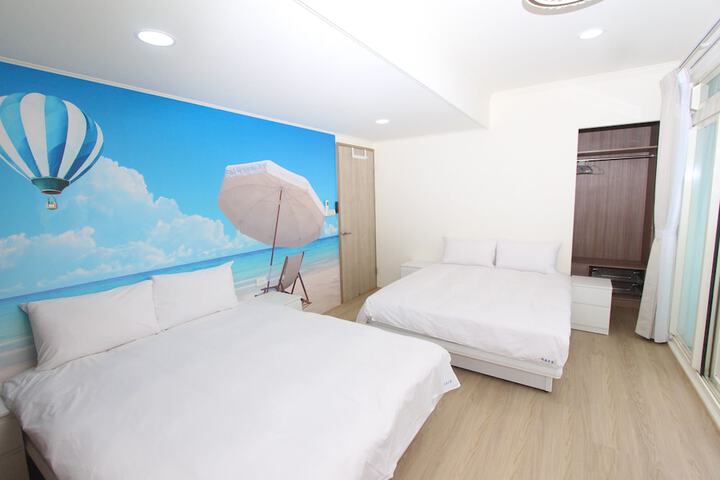 Room 160 of 246