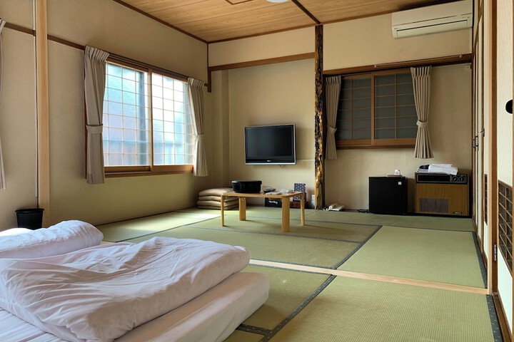 Room 25 of 69