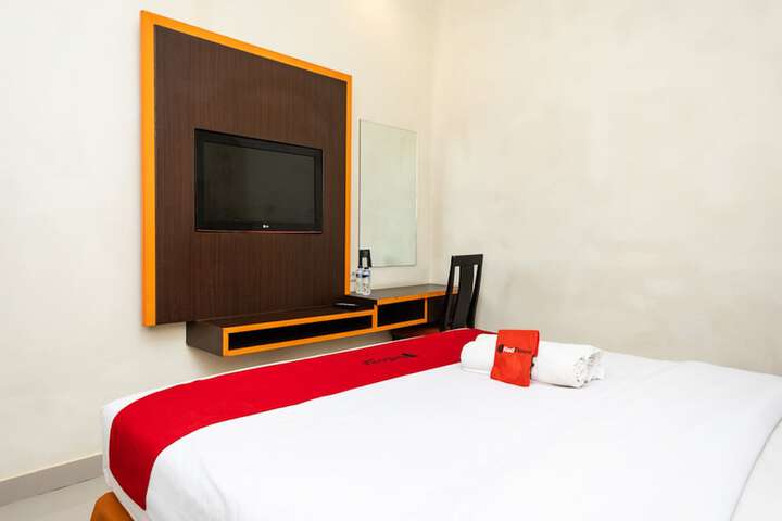 Room 11 of 29