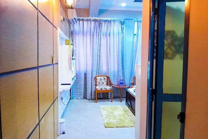 Room 98 of 133