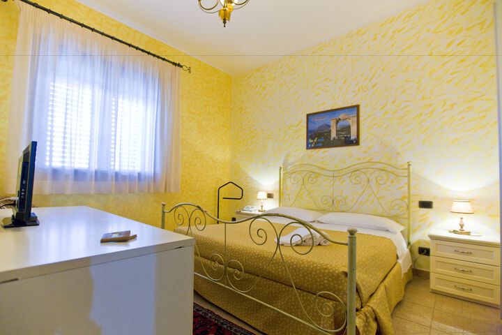 Room 12 of 35