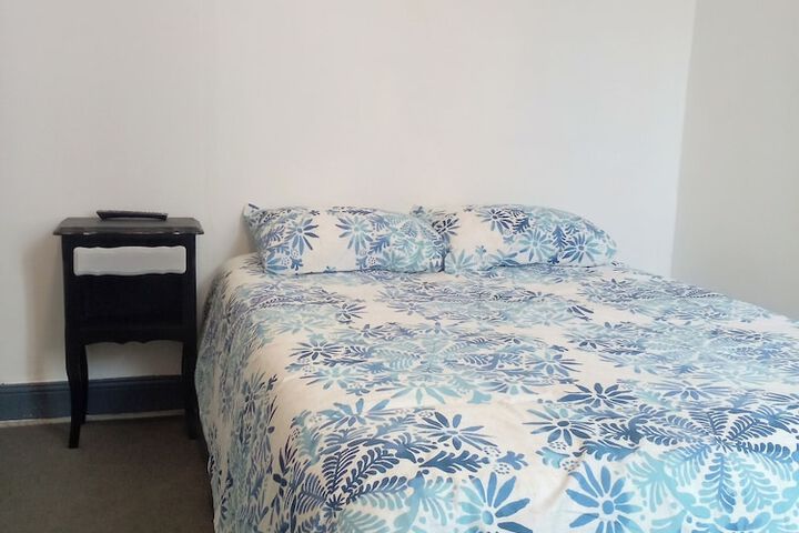 Room 3 of 8