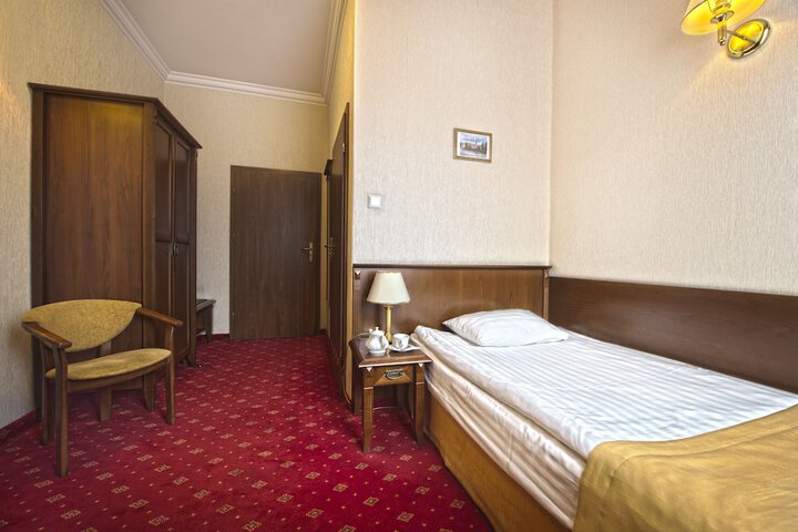 Room 8 of 63