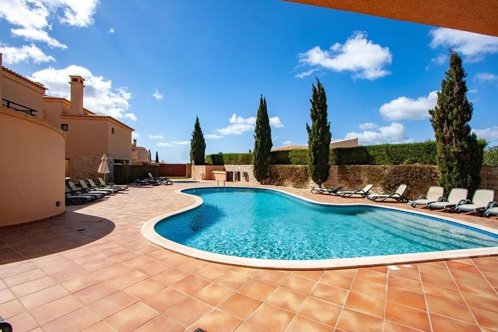 Pool 13 of 17
