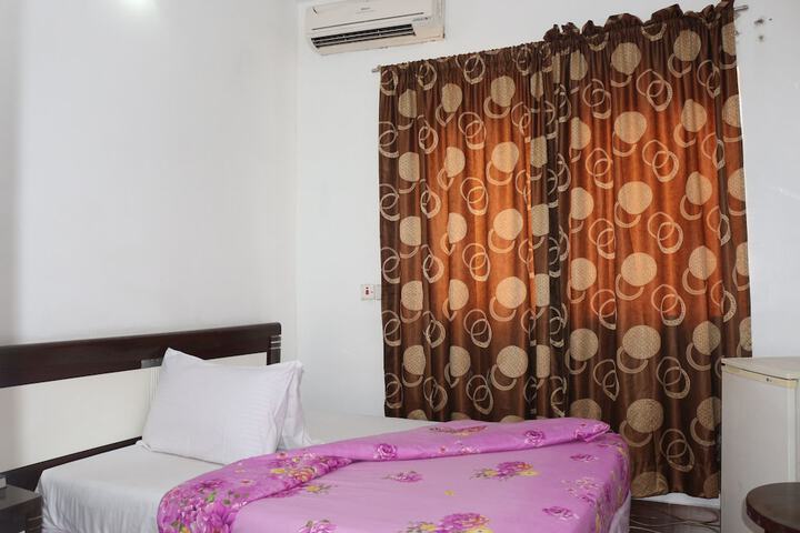 Room 7 of 19
