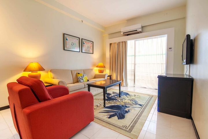 Room 295 of 650