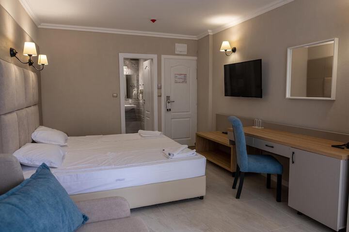 Room 12 of 51