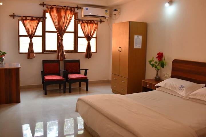 Room 35 of 65