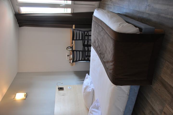 Room 9 of 52