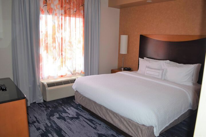 Room 13 of 27