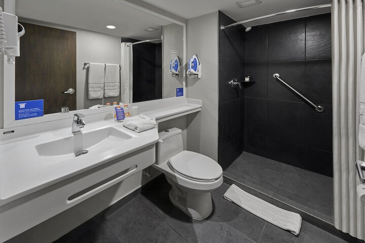 Room 30 of 52