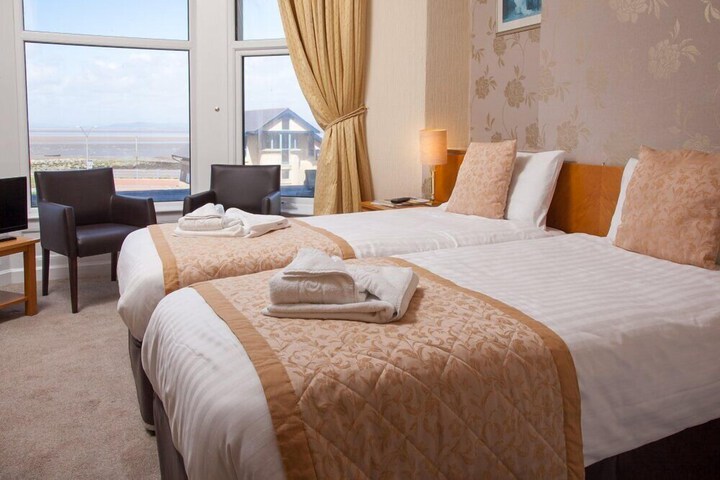 Room 3 of 52
