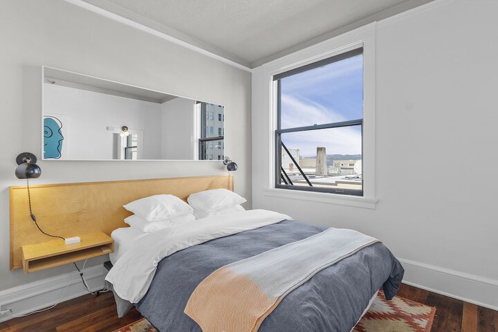 Room 22 of 172