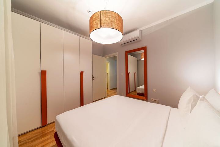 Room 12 of 150