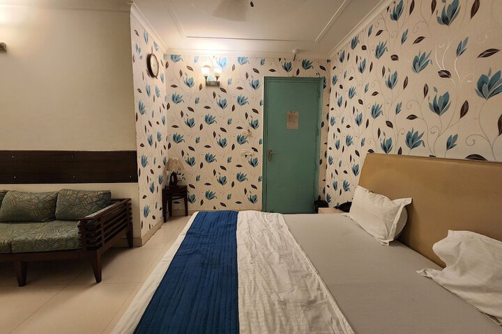 Room 16 of 48
