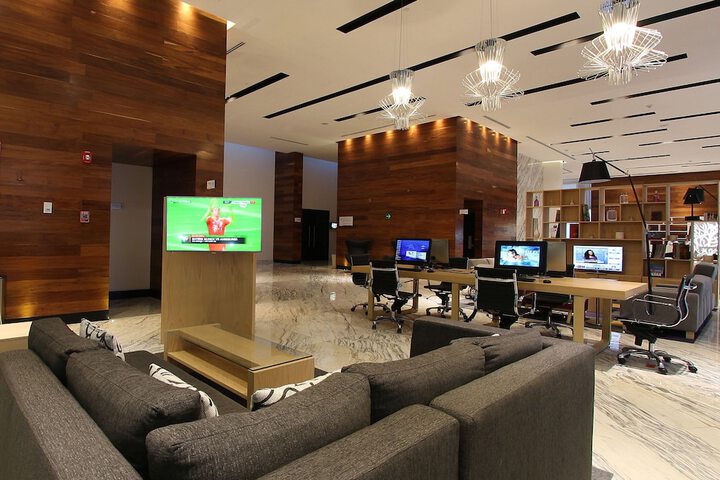 Business Center 69 of 78