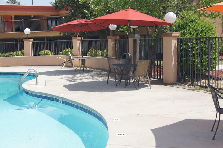 Pool 45 of 101