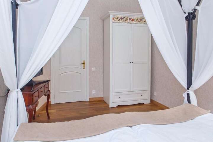 Room 19 of 51