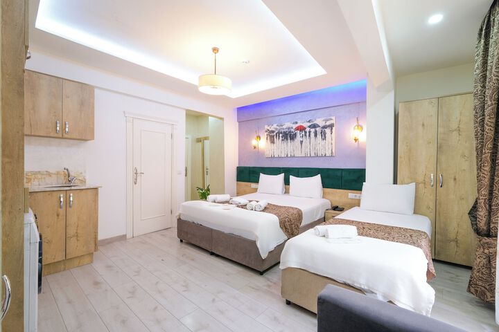 Room 6 of 89