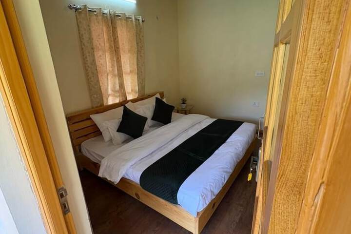 Room 15 of 38