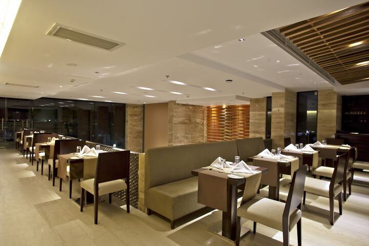 Dining 43 of 57