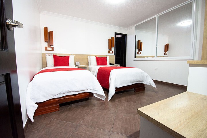Room 9 of 34