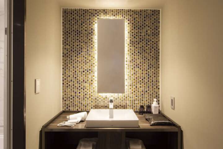 Room 43 of 64