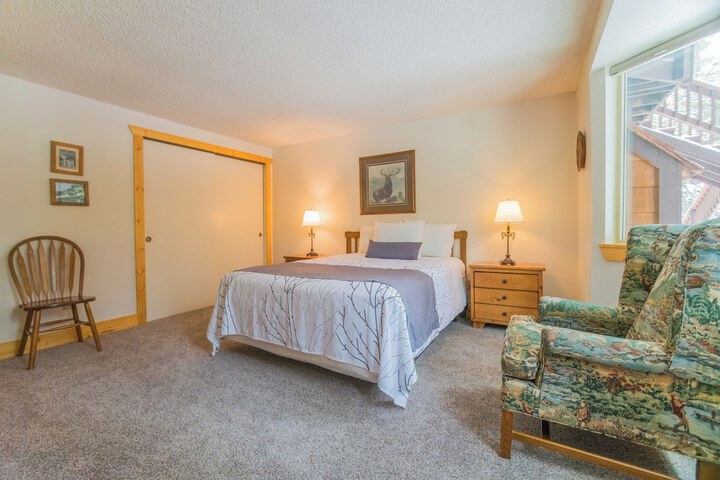 Room 9 of 43