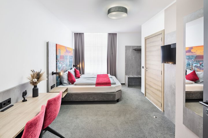 Room 11 of 40