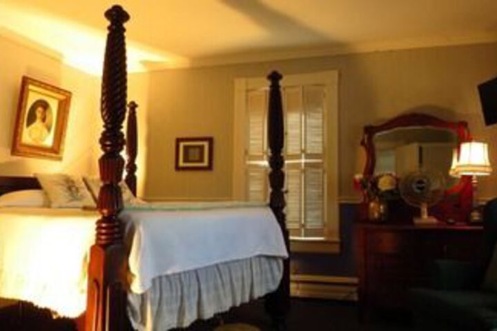 Room 8 of 15