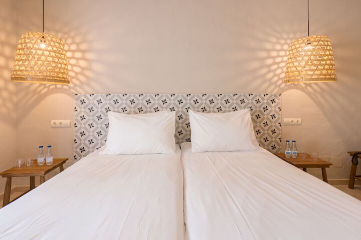 Room 14 of 38