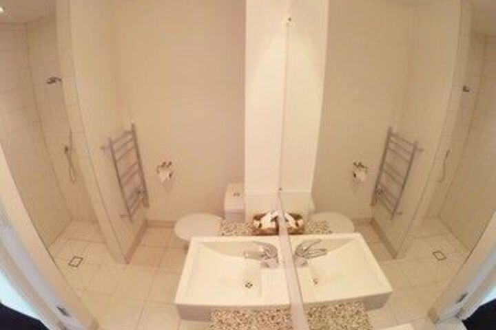 Room 3 of 23
