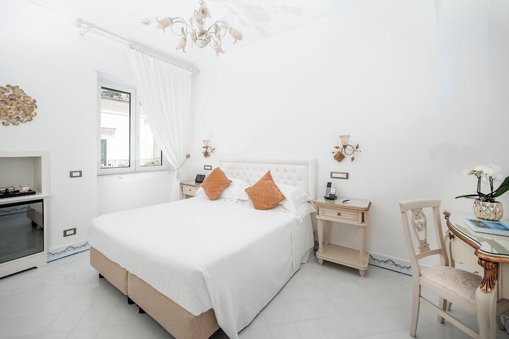 Room 56 of 250